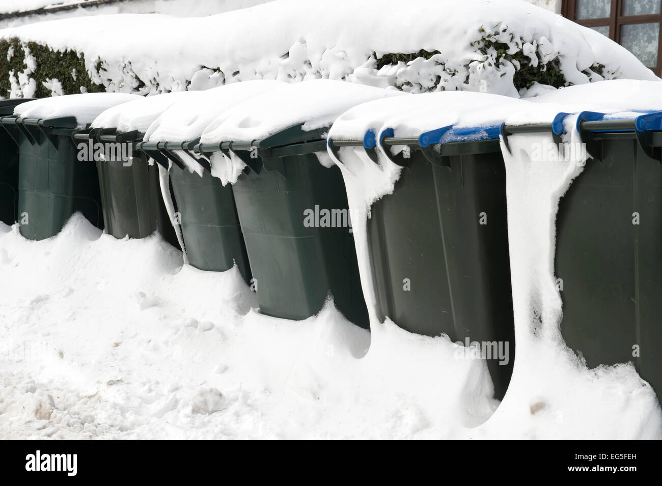 Wheelie Bins Scotland High Resolution Stock Photography and Images - Alamy