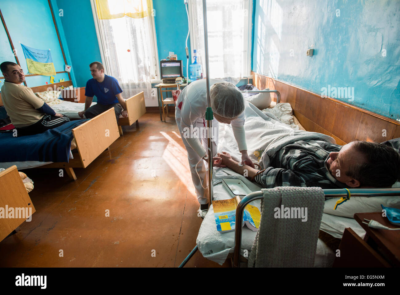 Больницы не справляются. Ужасы украинских больниц. Обшарпанные больницы Украины.