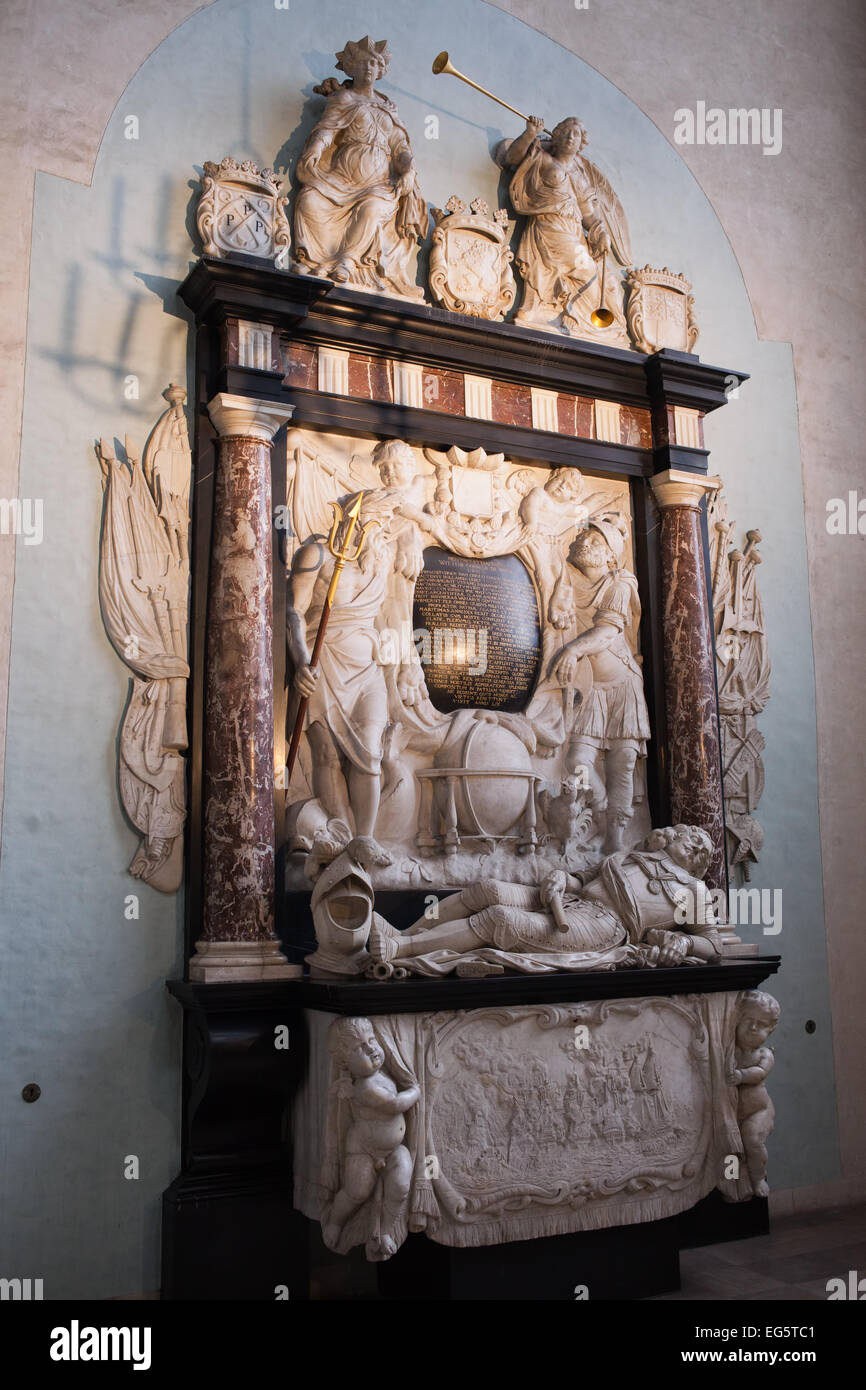 the-grave-memorial-of-admiral-witte-de-with-in-st-lawrence-church