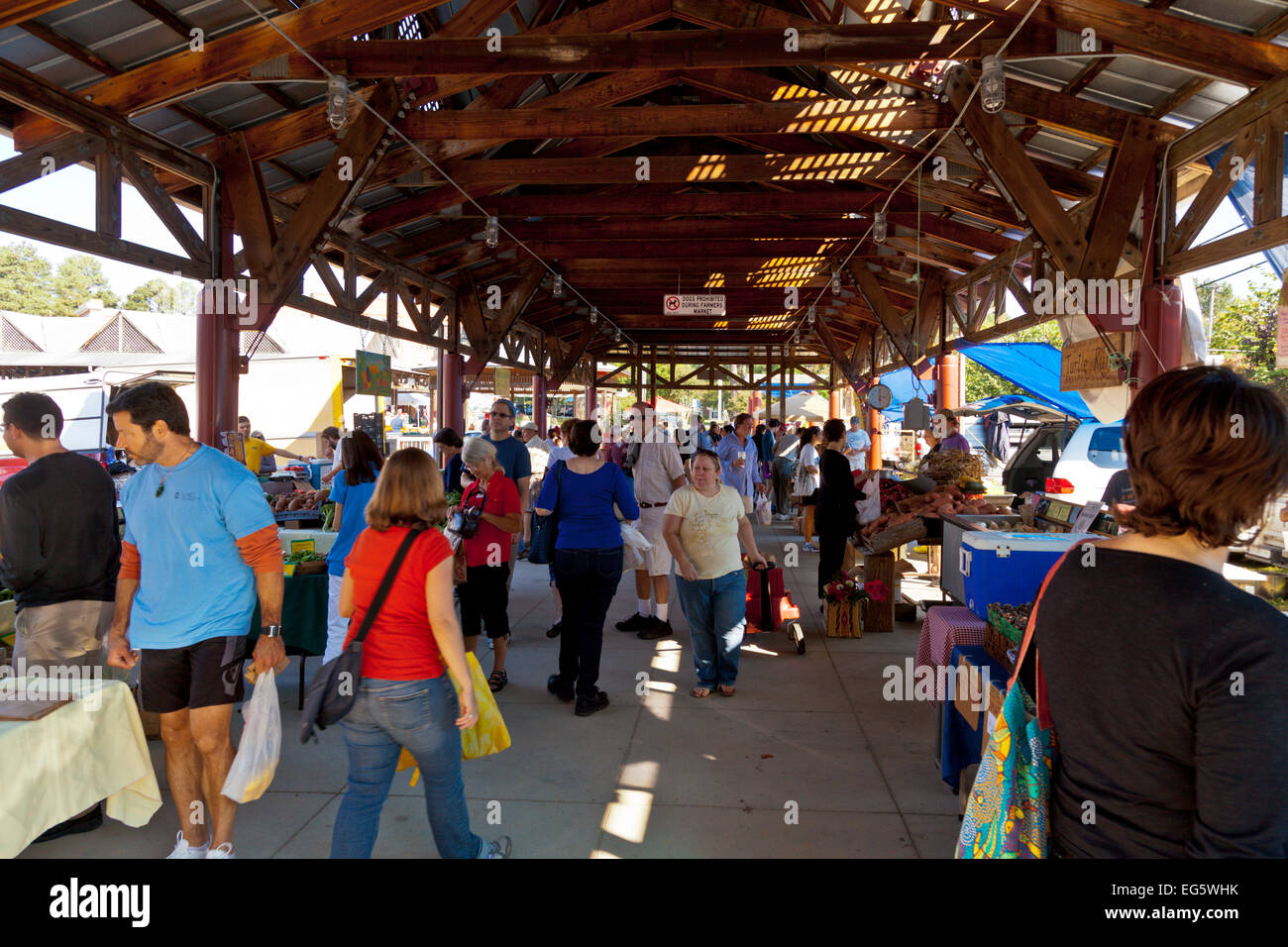 Crowds at the Farmers Market Chapel Hill North Carolina Stock Photo