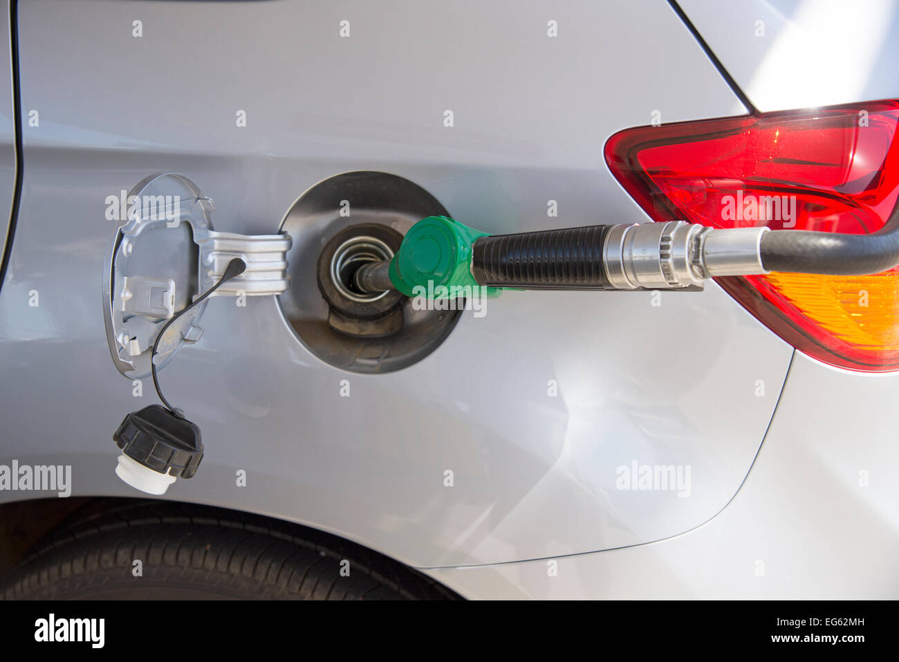 Filling up gas tank hires stock photography and images Alamy