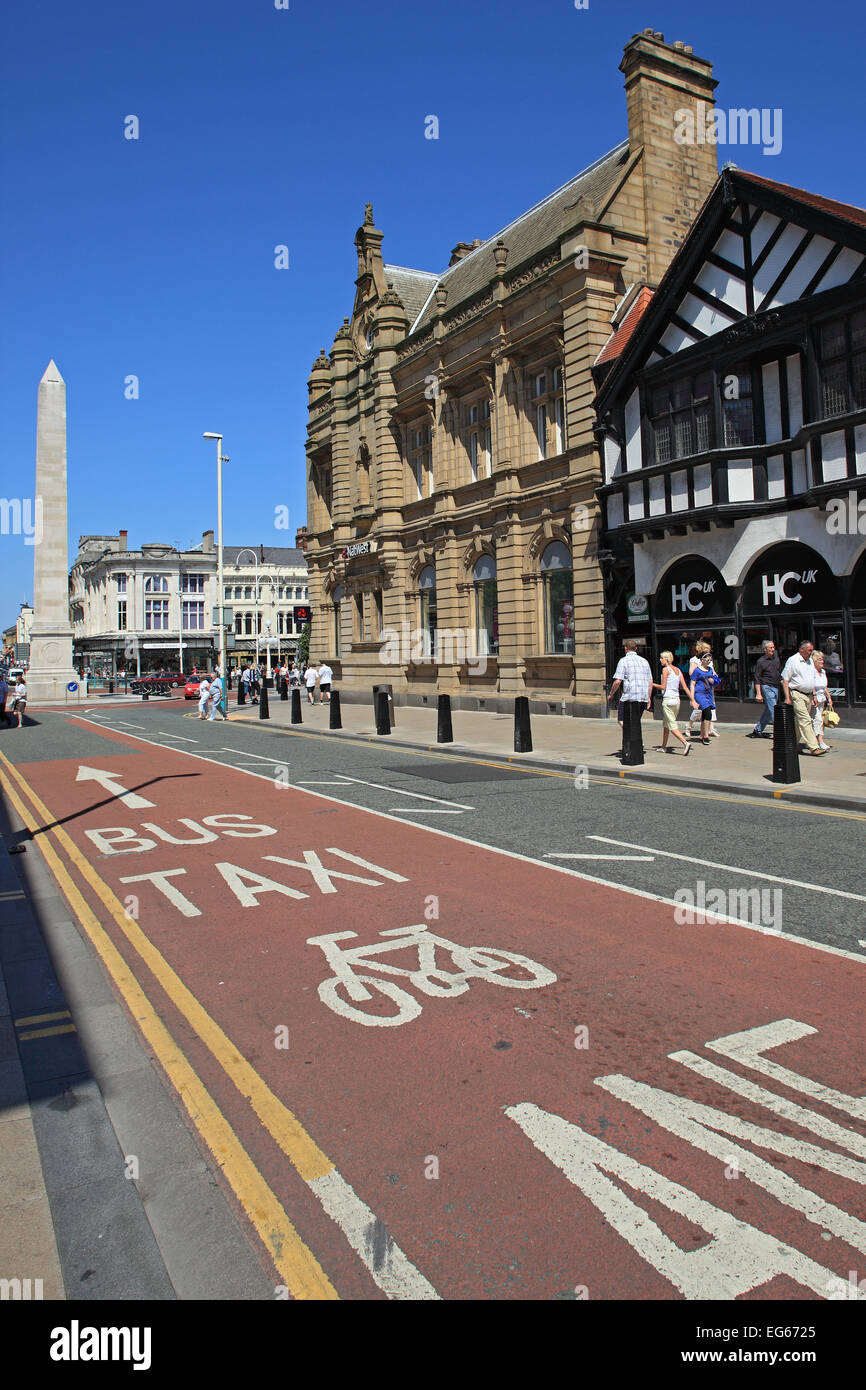 Bus, taxi and cycle lane / London Street / Southport / Merseyside / UK Stock Photo