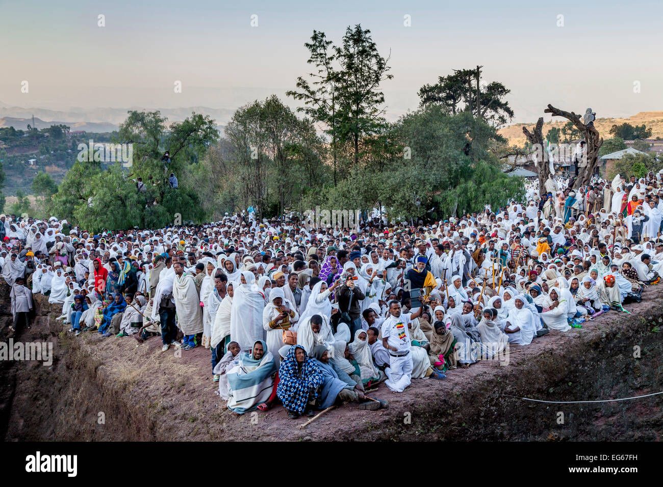 Christian Pilgrims Dressed In White, Watch The Christmas Day Celebrations At Beite Maryam Church, Lalibela, Ethiopia Stock Photo