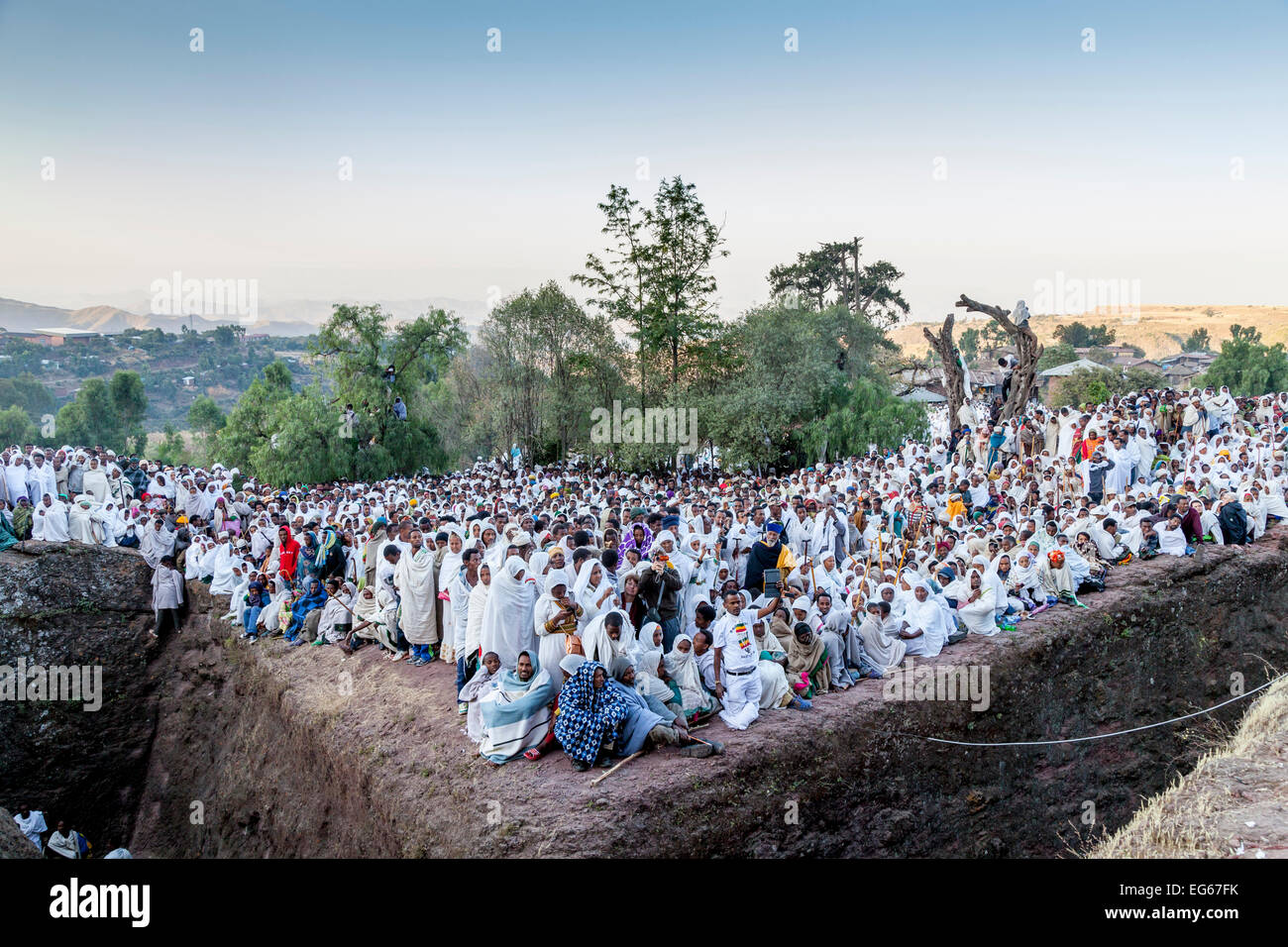 Christian Pilgrims Dressed In White, Watch The Christmas Day Celebrations At Beite Maryam Church, Lalibela, Ethiopia Stock Photo