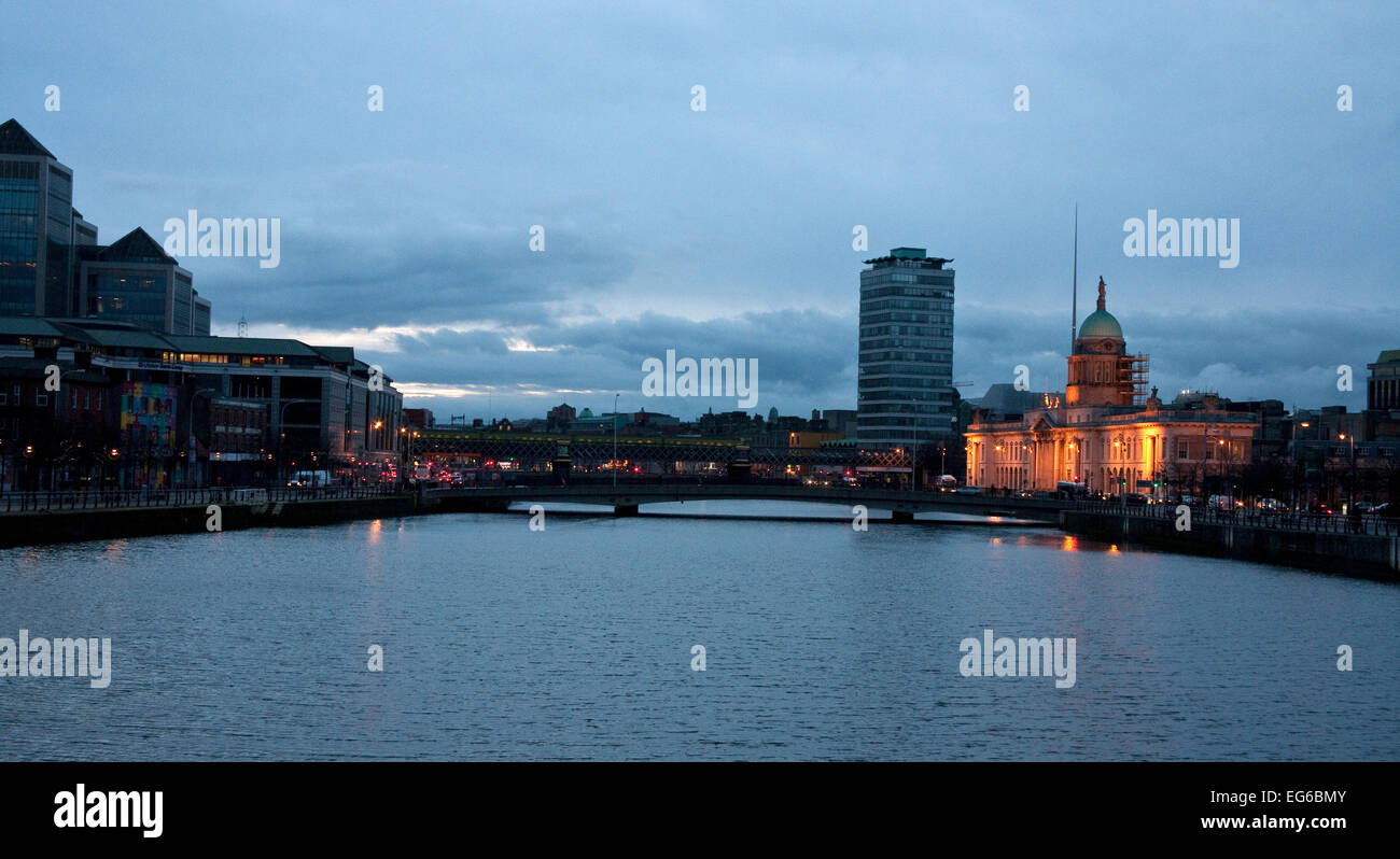 Four Courts and River Liffey by night Dublin Stock Photo - Alamy