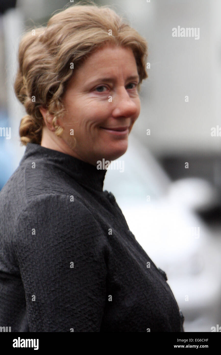 Film Set  EMMA THOMPSON AS Nanny McPhee and the Big Bang PORTLAND PLACE LONDON 19.07.09 16 pics(credit image©Jack Ludlam Stock Photo