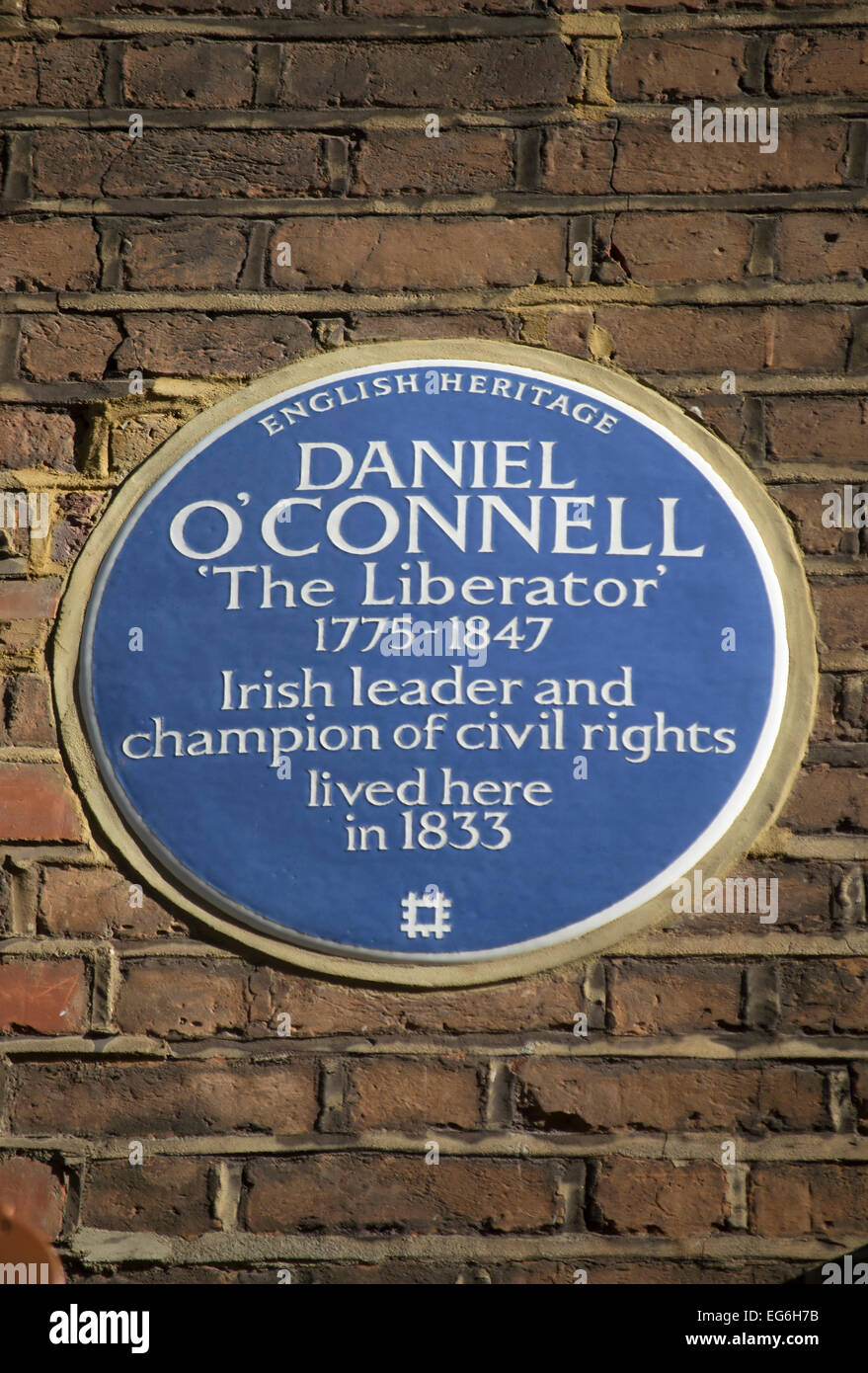 english heritage blue plaque marking a home of irish political leader daniel o'connell, albemarle street, london, england Stock Photo