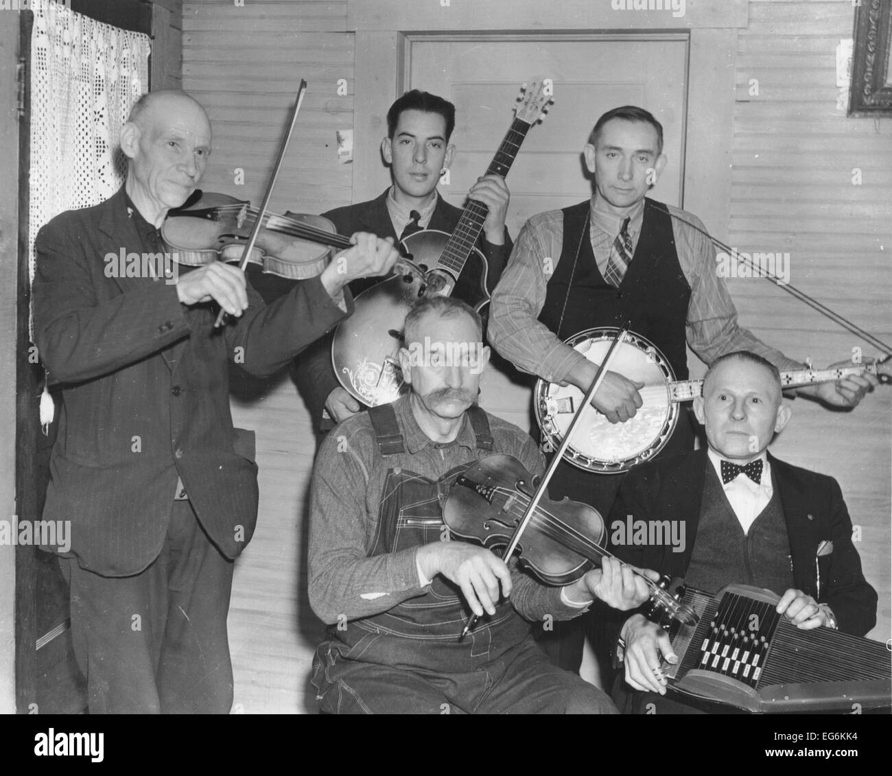 Members of the Bog Trotters Band posed holding their instruments, Galax, Va, 1937 Stock Photo