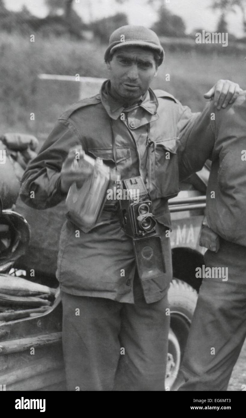 Robert capa france hi-res stock photography and images - Alamy