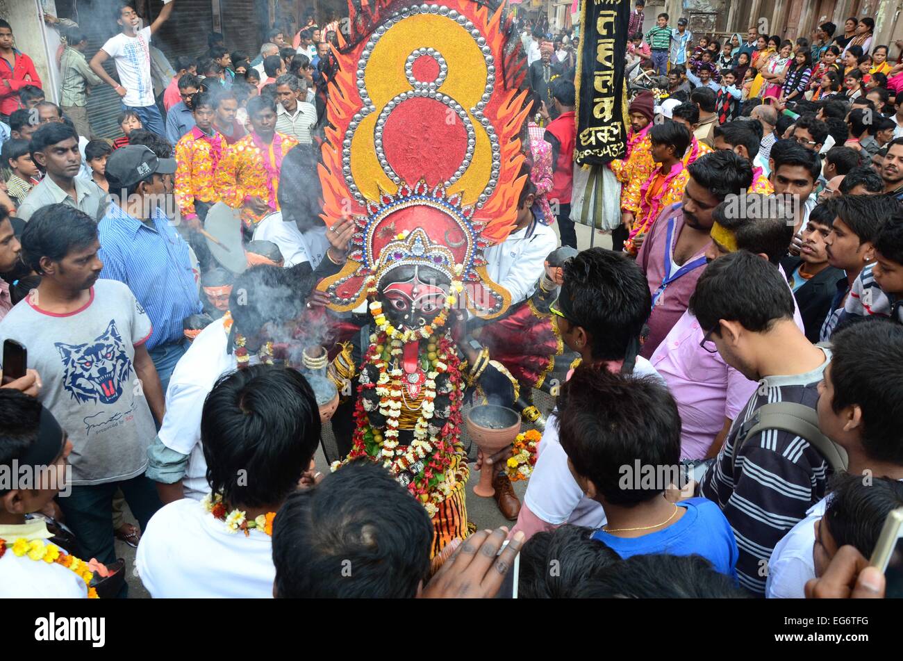 Allahabad, India. 17th Feb, 2015. People offer prayer to goddess Kali