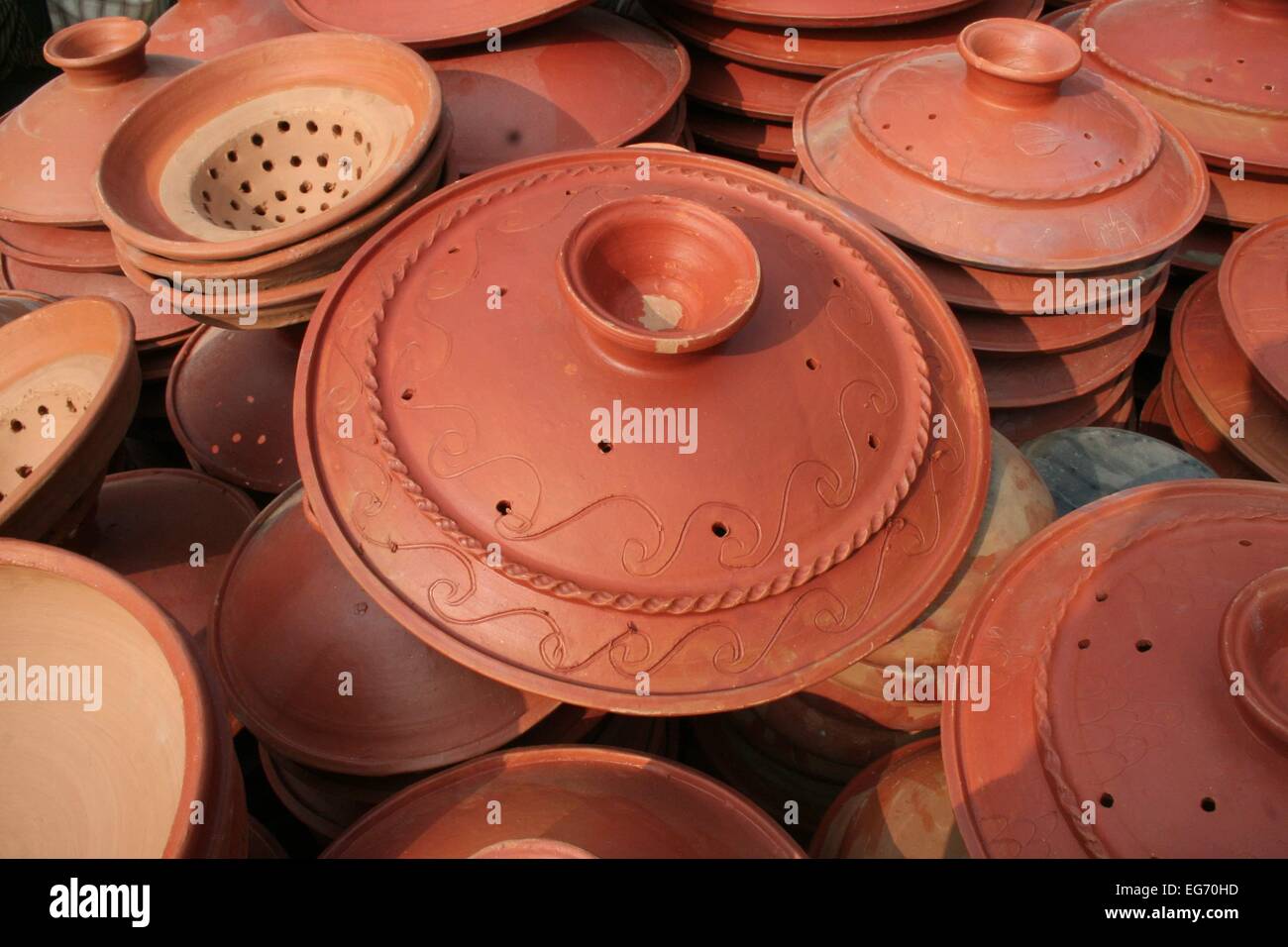 Traditional earthen pottery business in Bangladesh Stock Photo Alamy
