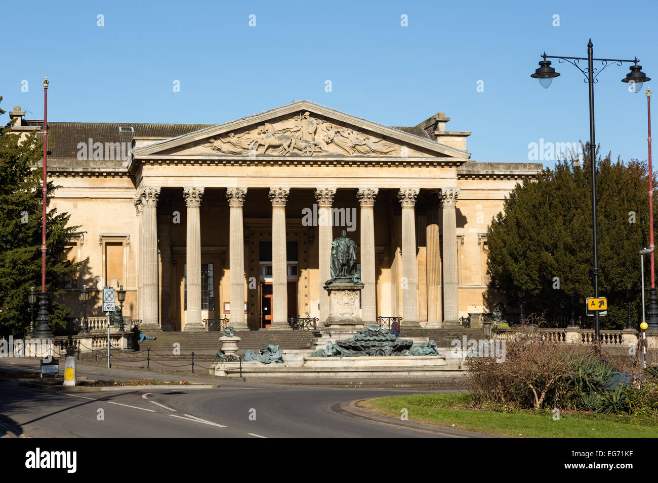 Bristol, UK. 18th Feb, 2015. Bristol University building, The Victoria ...