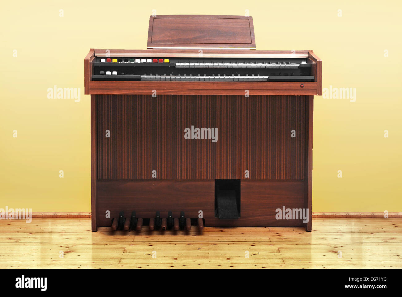 Electric piano keyboard hires stock photography and images Alamy