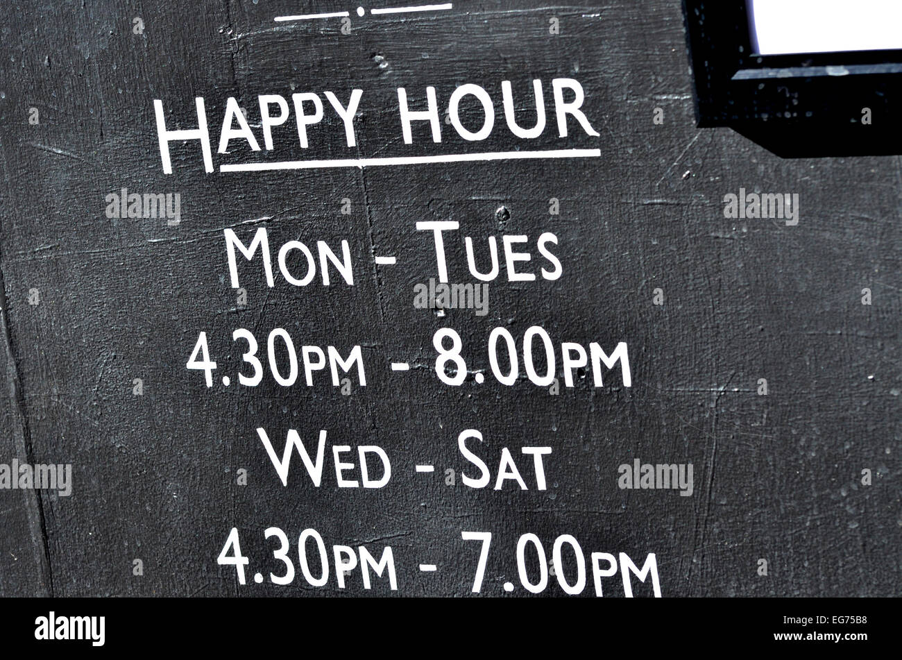 London, England, UK. Happy Hour times outside a pub Stock Photo Alamy