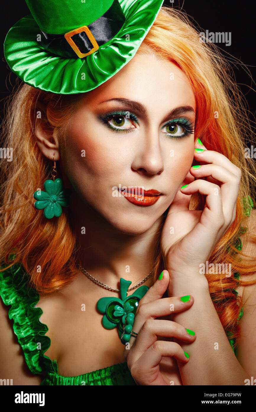 Girl wearing leprechaun Stock Photo - Alamy