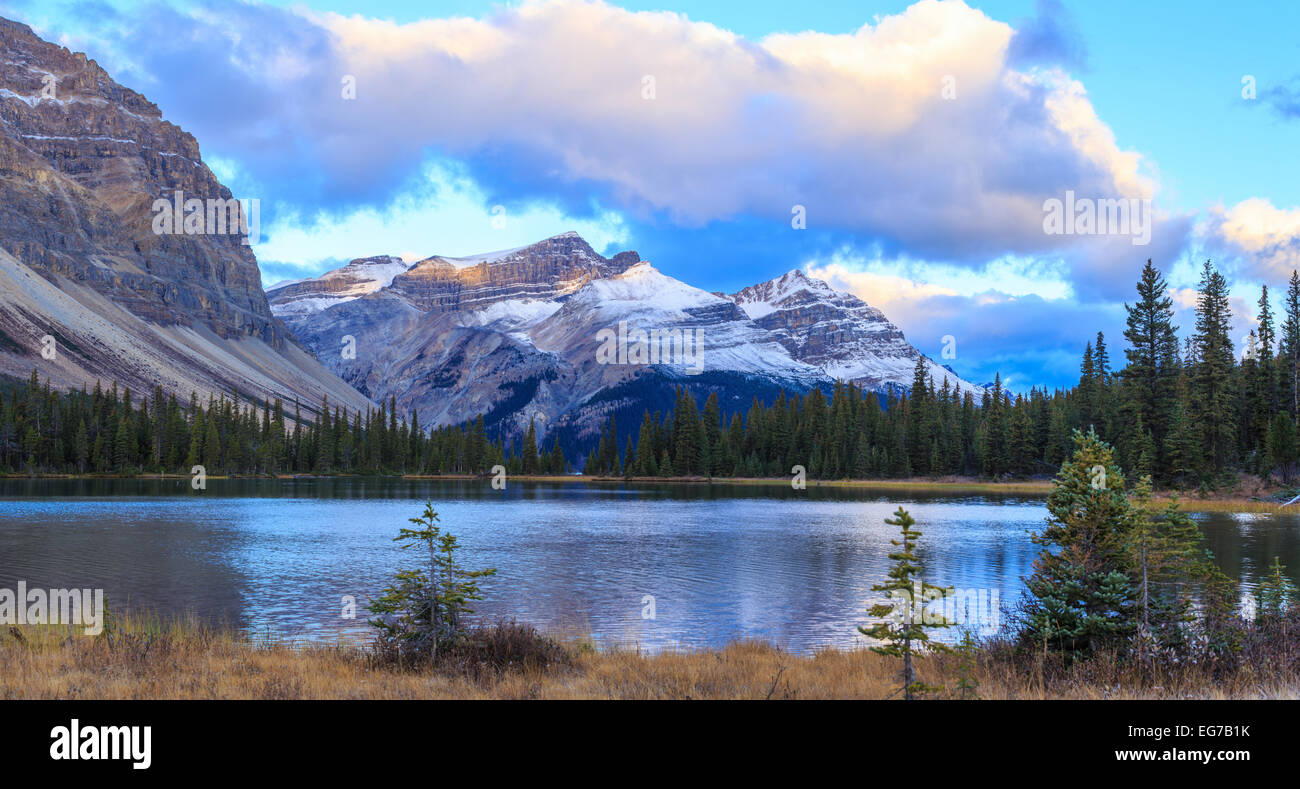 Sunrise on canadian rockies hi-res stock photography and images - Alamy