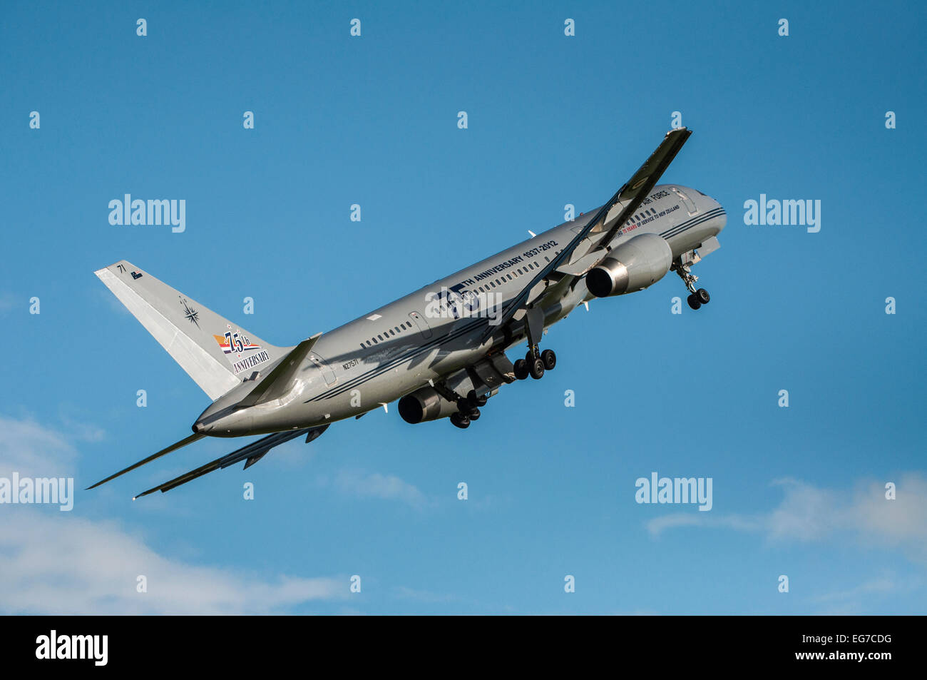 Boeing 757-200 New Zealand Airforce 75th anniversary livery, in blue sky Stock Photo