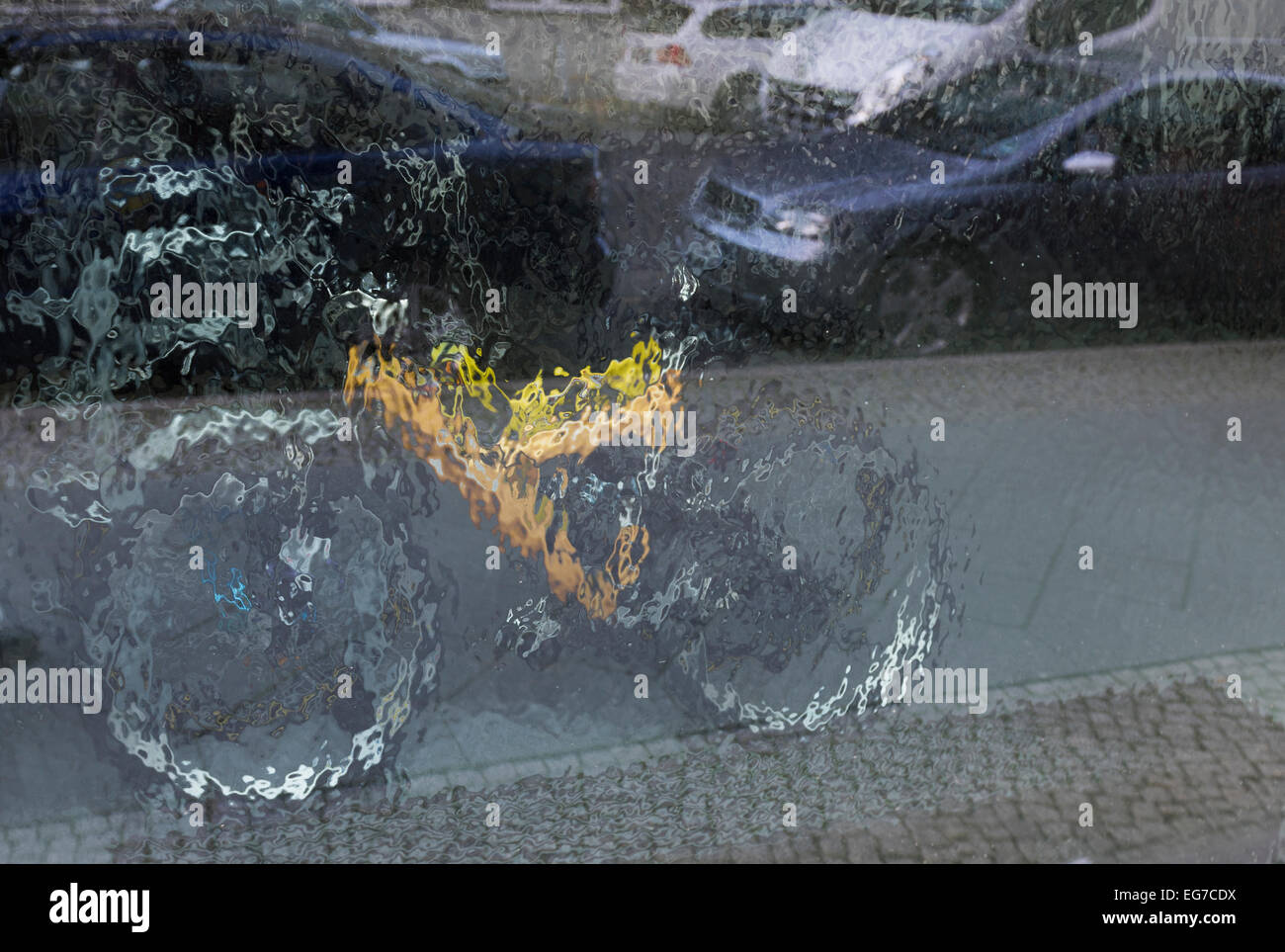 Distorted glass hi-res stock photography and images - Alamy