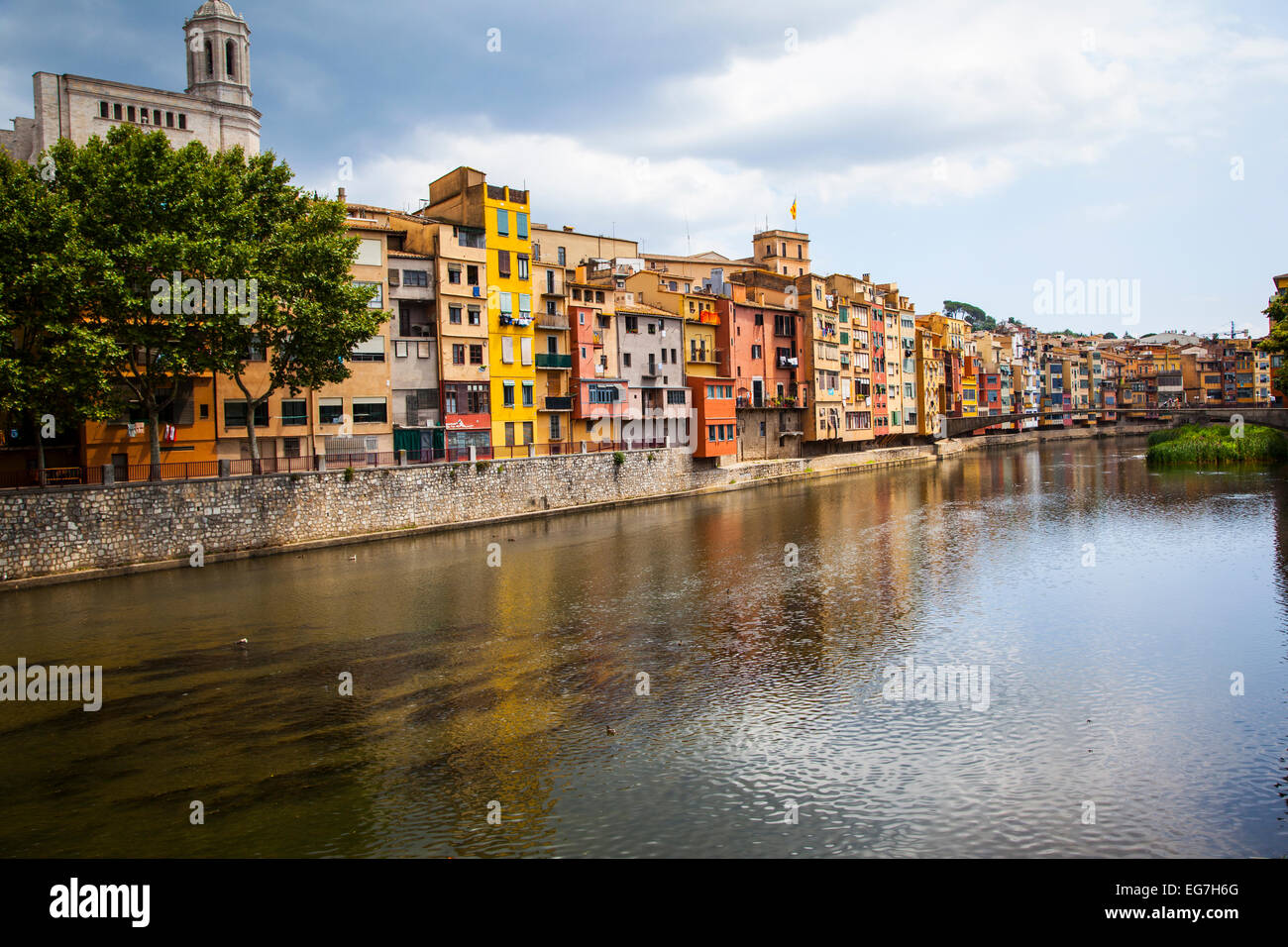 Colorful houses and apartments by the river Onyar in the historic city of Girona, Catalonia, Spain Stock Photo
