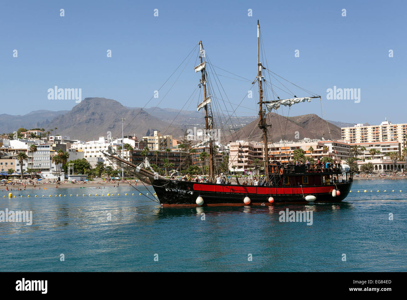 Sailing boat in los cristianos harbour tenerife hi-res stock photography  and images - Alamy