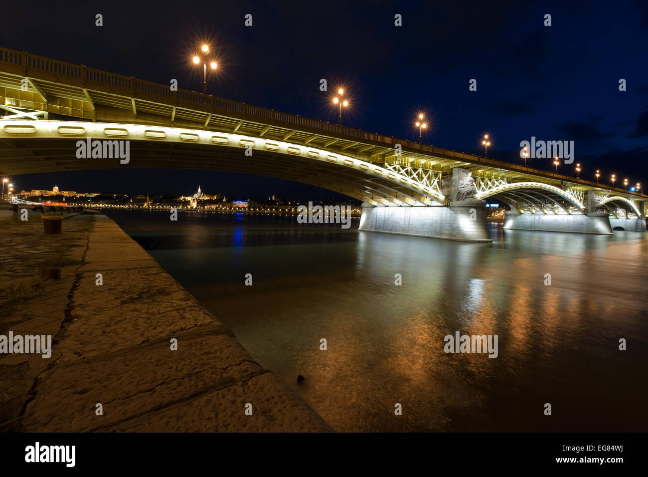 Margaret bridge across river hi-res stock photography and images - Alamy