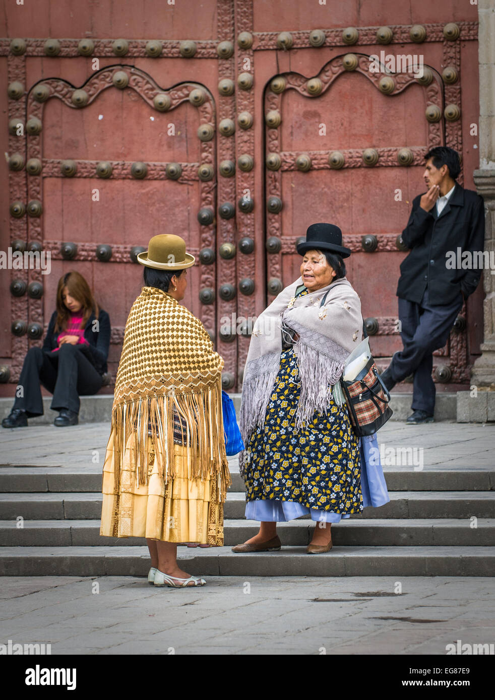 LA PAZ, BOLIVIA - January, 10: Cholitas in the street of La Paz on January, 10, 2008 in La Paz, Bolivia Stock Photo
