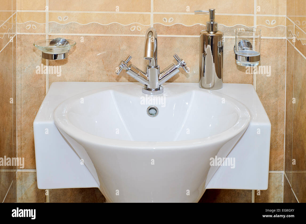 modern bathroom pedestal sink Stock Photo Alamy