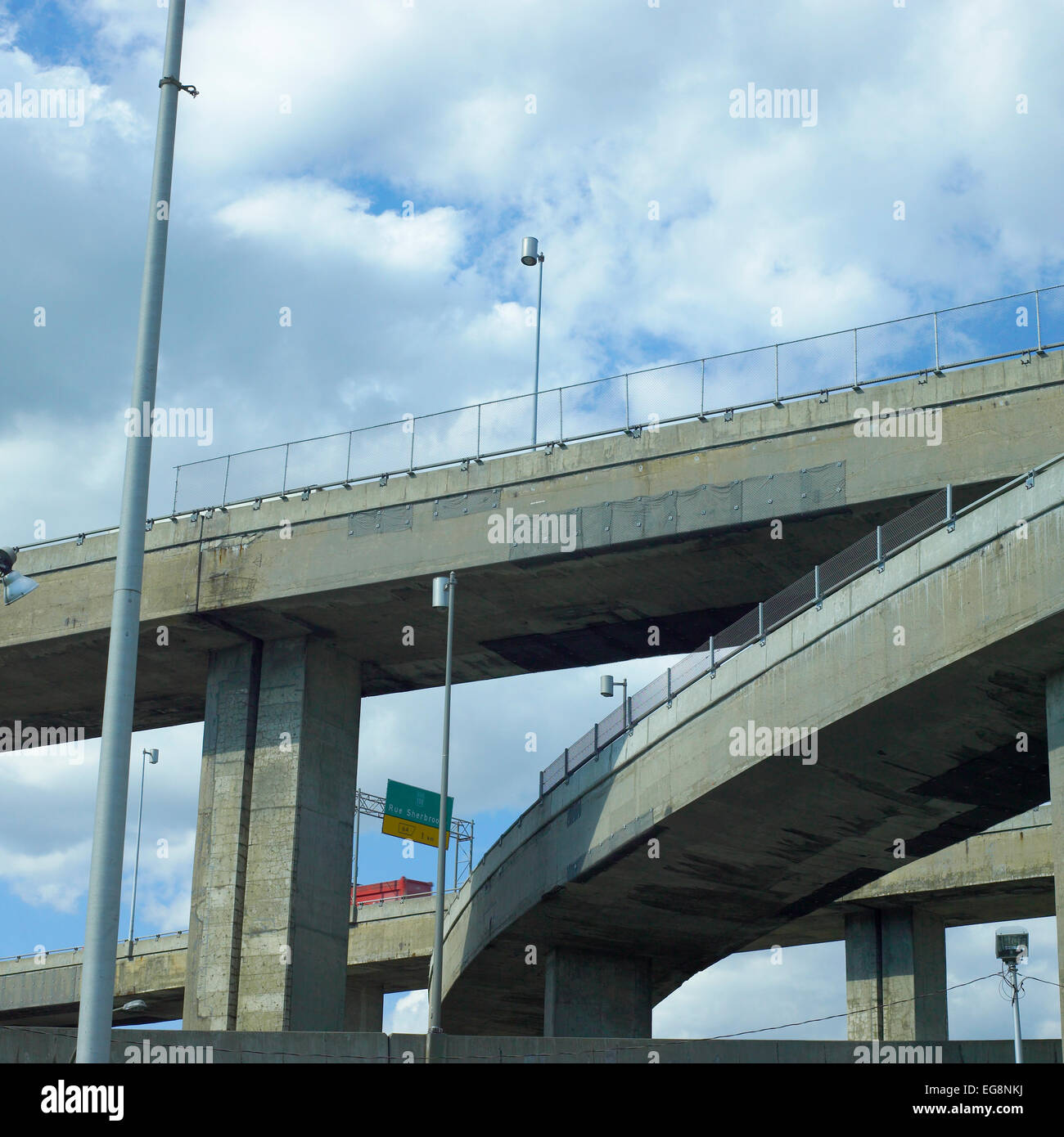Road divider concrete hi-res stock photography and images - Alamy