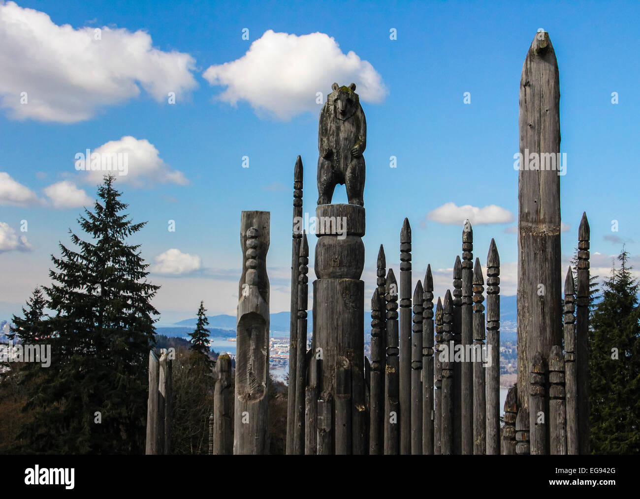 Wooden carved totem poles hi-res stock photography and images - Alamy