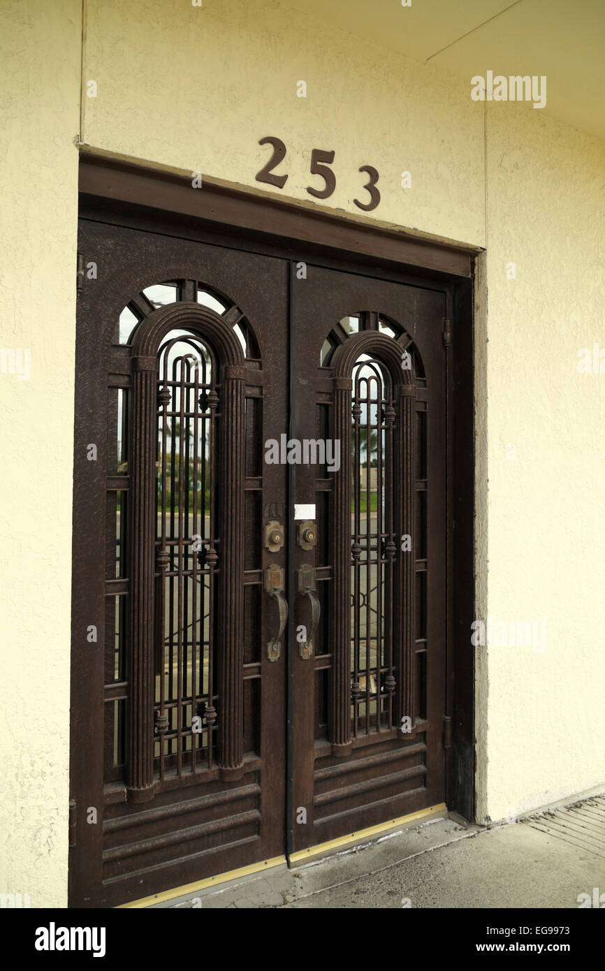 Business glass doors hi-res stock photography and images - Alamy, image size:866x1390