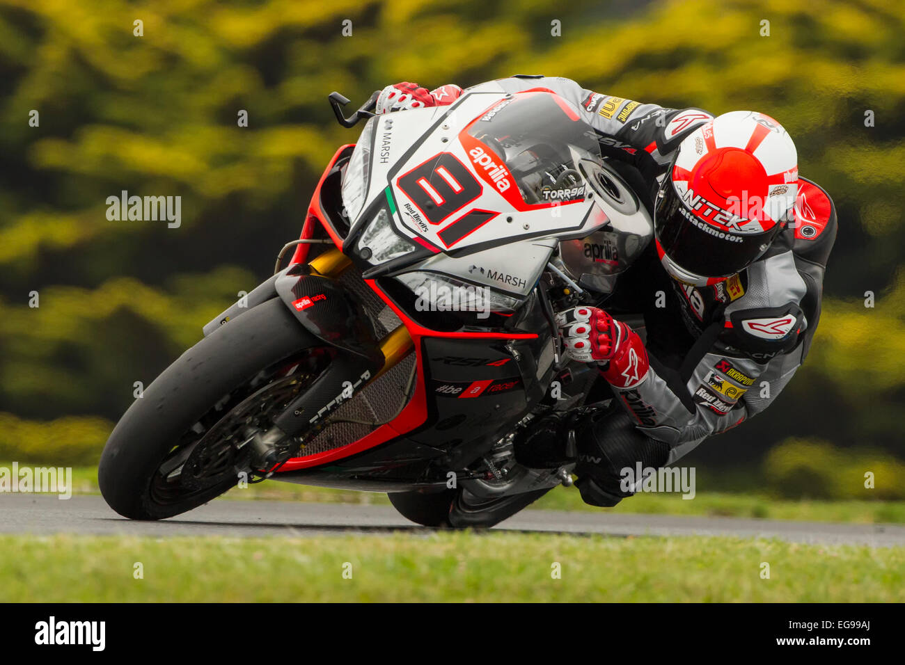 Phillip Island, Australia. Friday, 20 February, 2015. Free Practice Session 1. Jordi Torres, Aprilia Racing World Superbike Team. Jordi Torres passing through Lukey Heights at Phillip Island during Friday free practice. Torres managed to finish the day with the fastest lap time of 1'31.242. Credit:  Russell Hunter/Alamy Live News Stock Photo