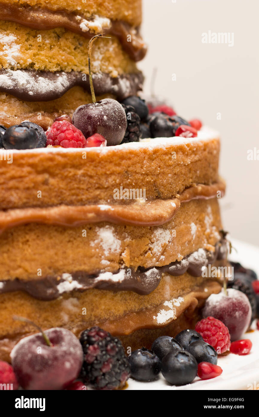 Layered cake hi-res stock photography and images - Alamy