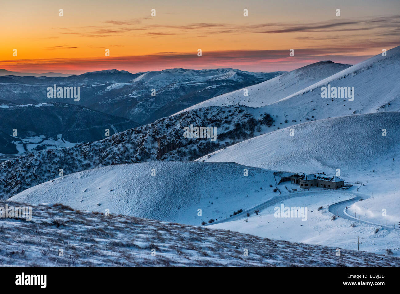 Sibillini Mountains at sunset in winter, Umbria, Italy Stock Photo