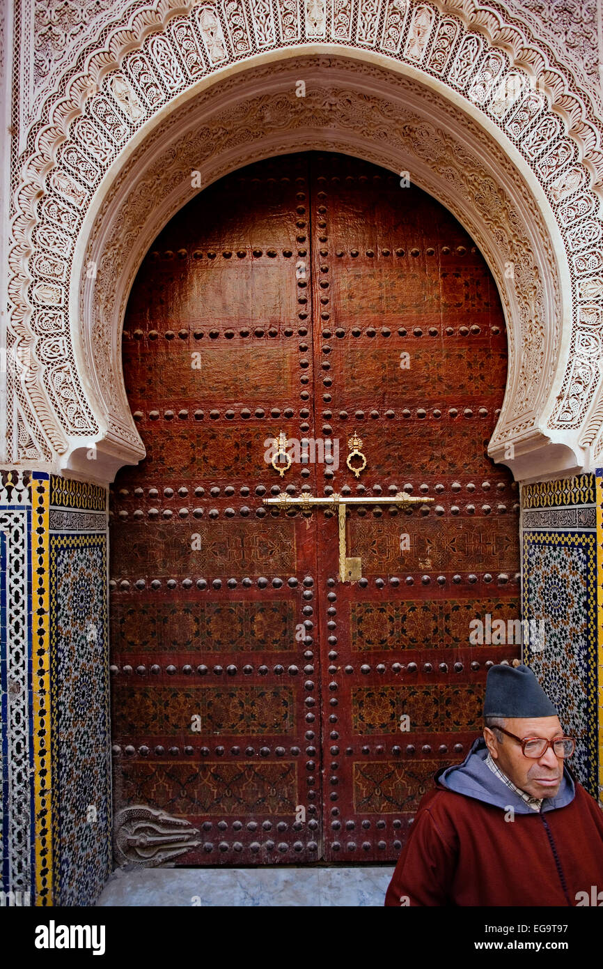 Old door Medina Fez Fes el Bali Morocco puerta decorada en la medina de fez fes el bali marruecos Stock Photo
