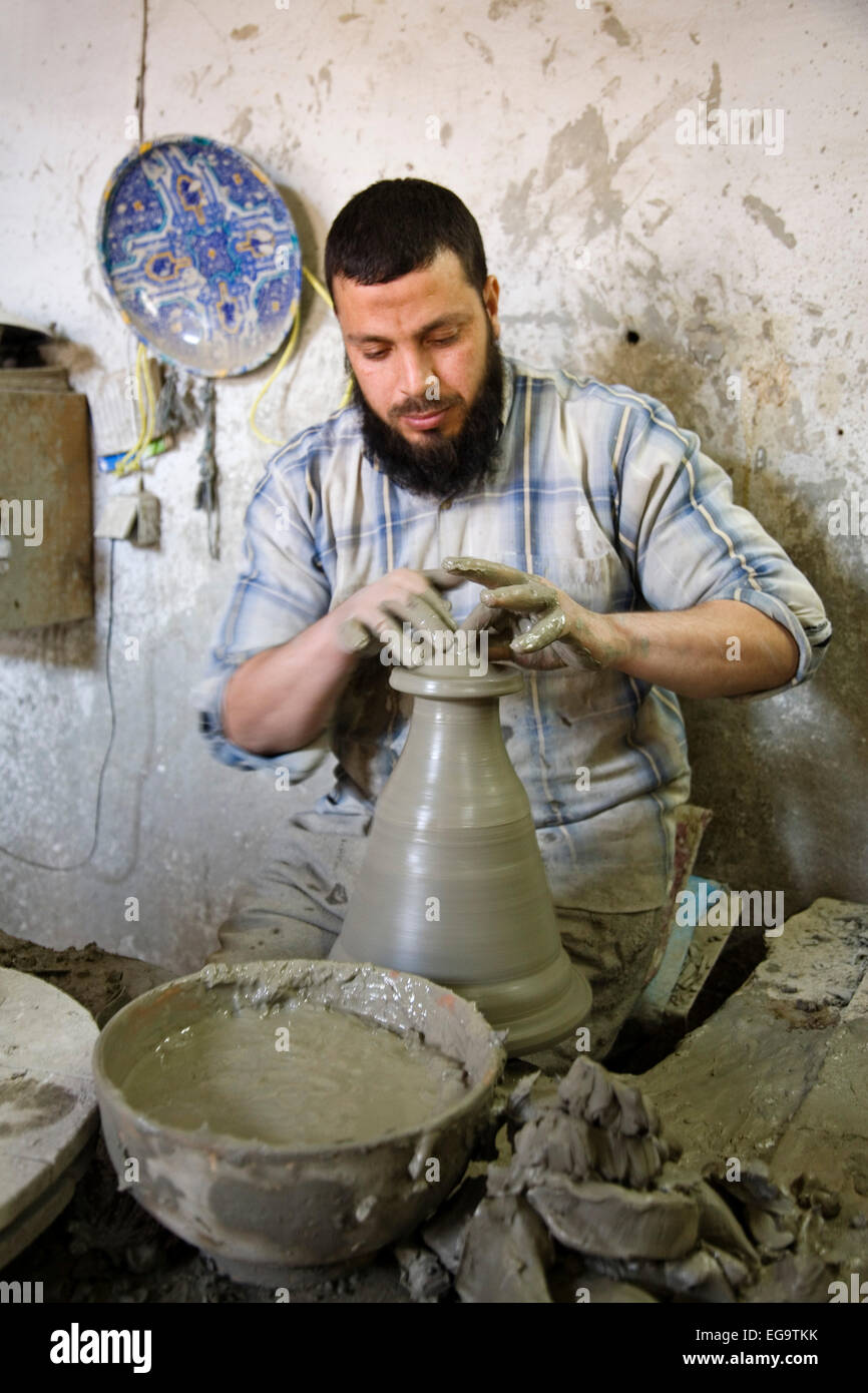 Ceramic crafts workshop Medina Fez Fes el Bali Morocco taller artesanal de ceramica fez fes el bali marruecos Stock Photo