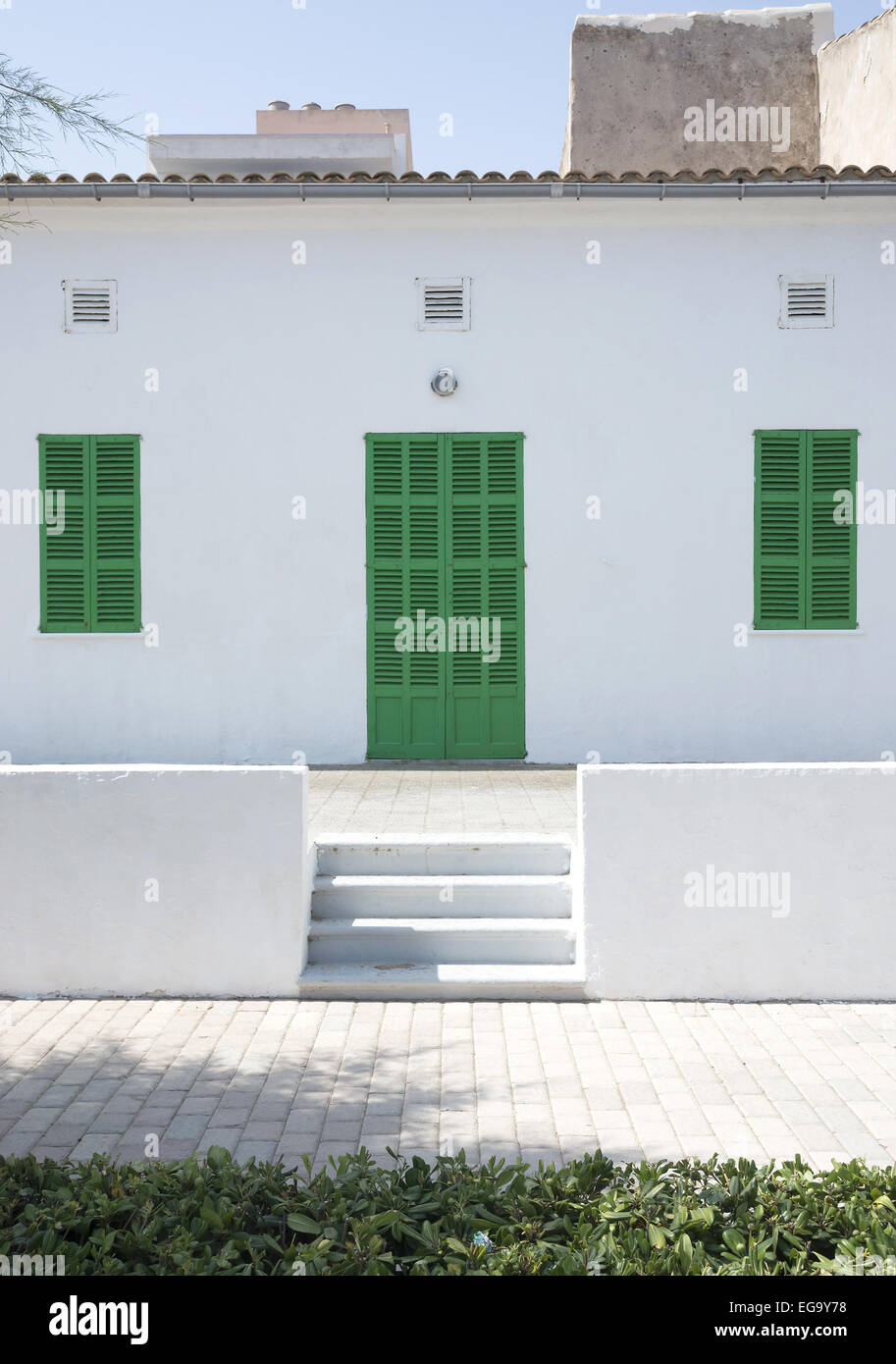 Traditional white wash houses hi-res stock photography and images - Alamy