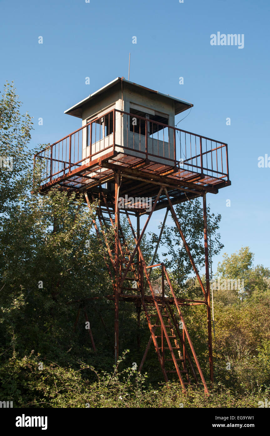 Lookout tower at the border between Montenegro and Albania at the Bojana River.  Wachturm an der Grenze  Montenegro und Albanien Stock Photo