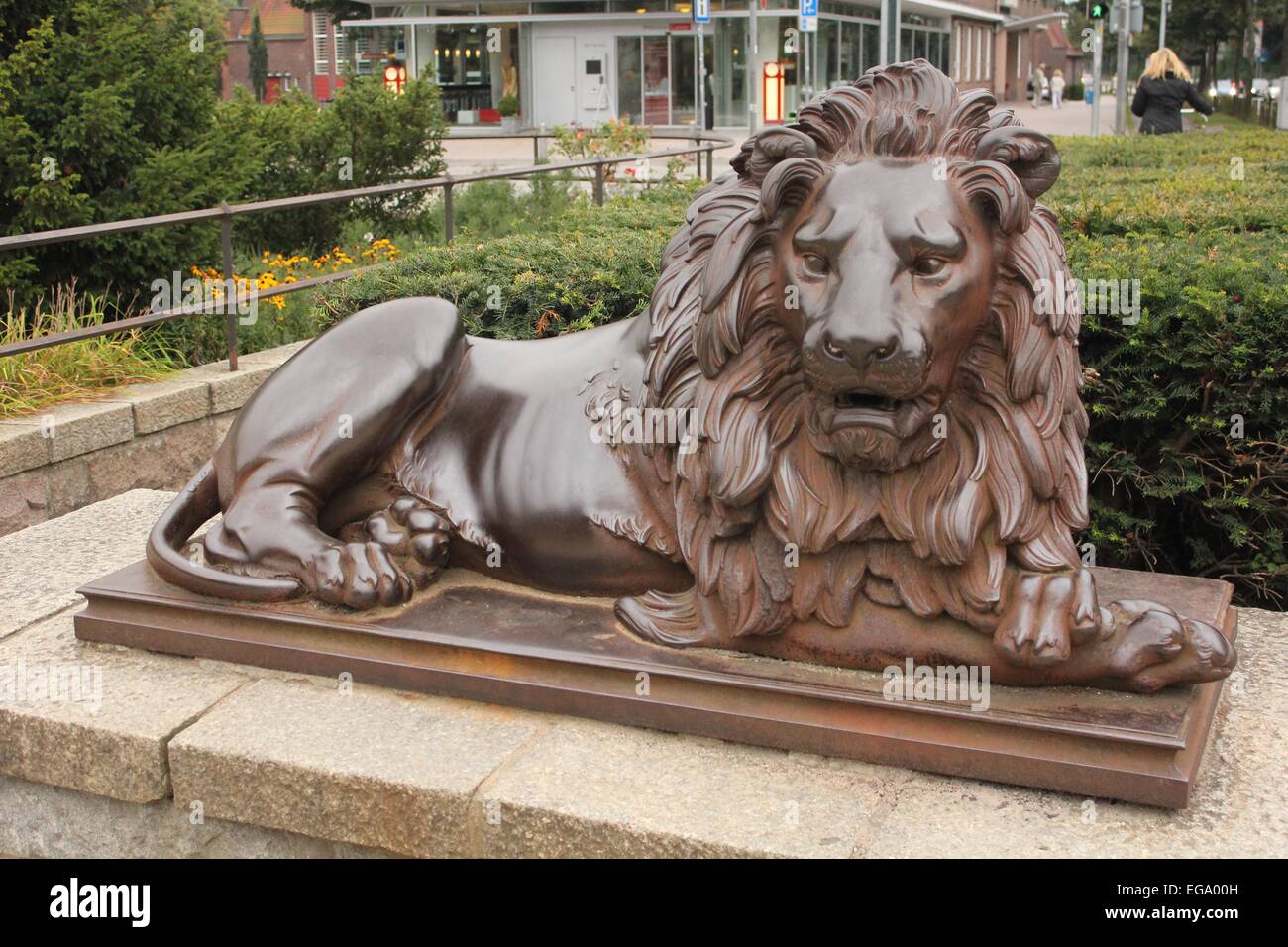 Bronze statue lion hi-res stock photography and images - Alamy