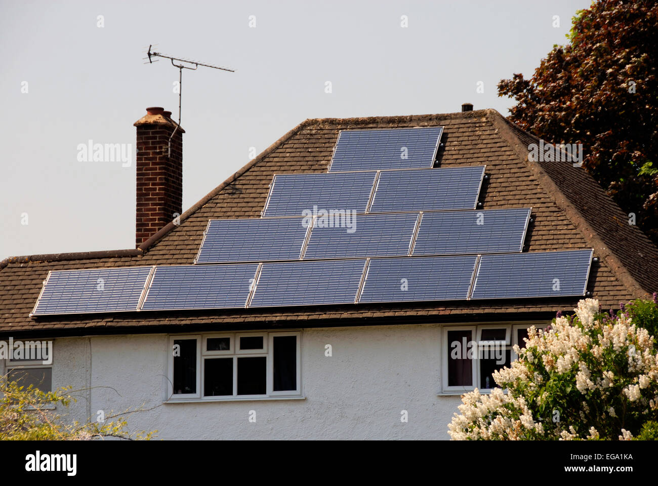 Domestic solar panels uk hires stock photography and images Alamy