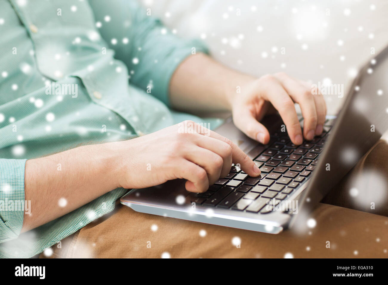 Man hands close up typing hi-res stock photography and images - Alamy