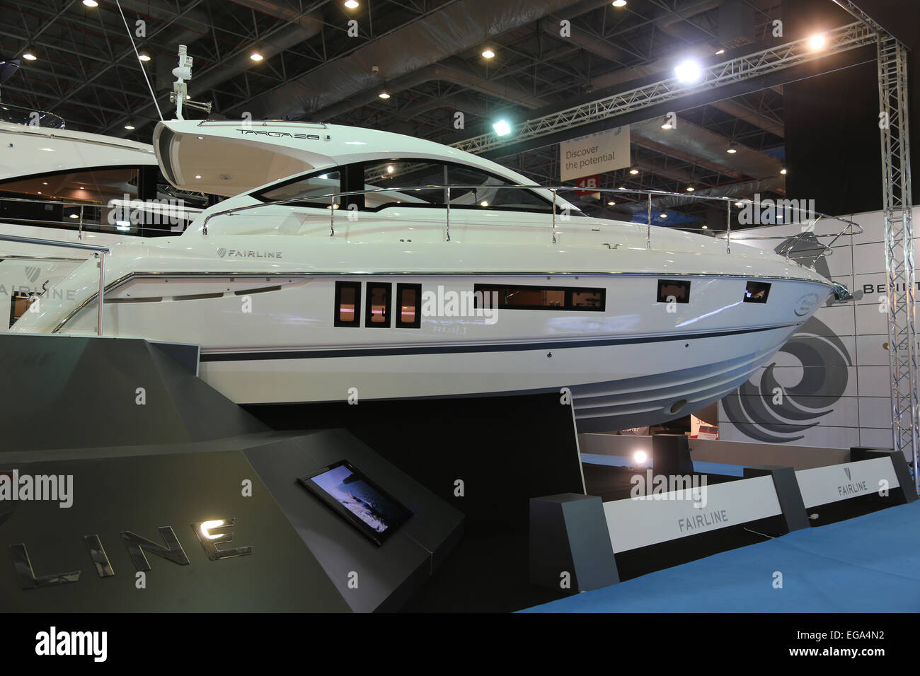 Fairline Targa 38 motoryacht in 8. CNR 