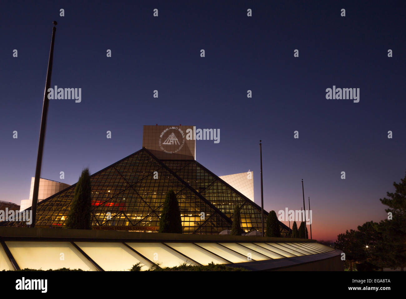 ROCK AND ROLL HALL OF FAME (©I M PEI 1995) DOWNTOWN CLEVELAND OHIO USA Stock Photo