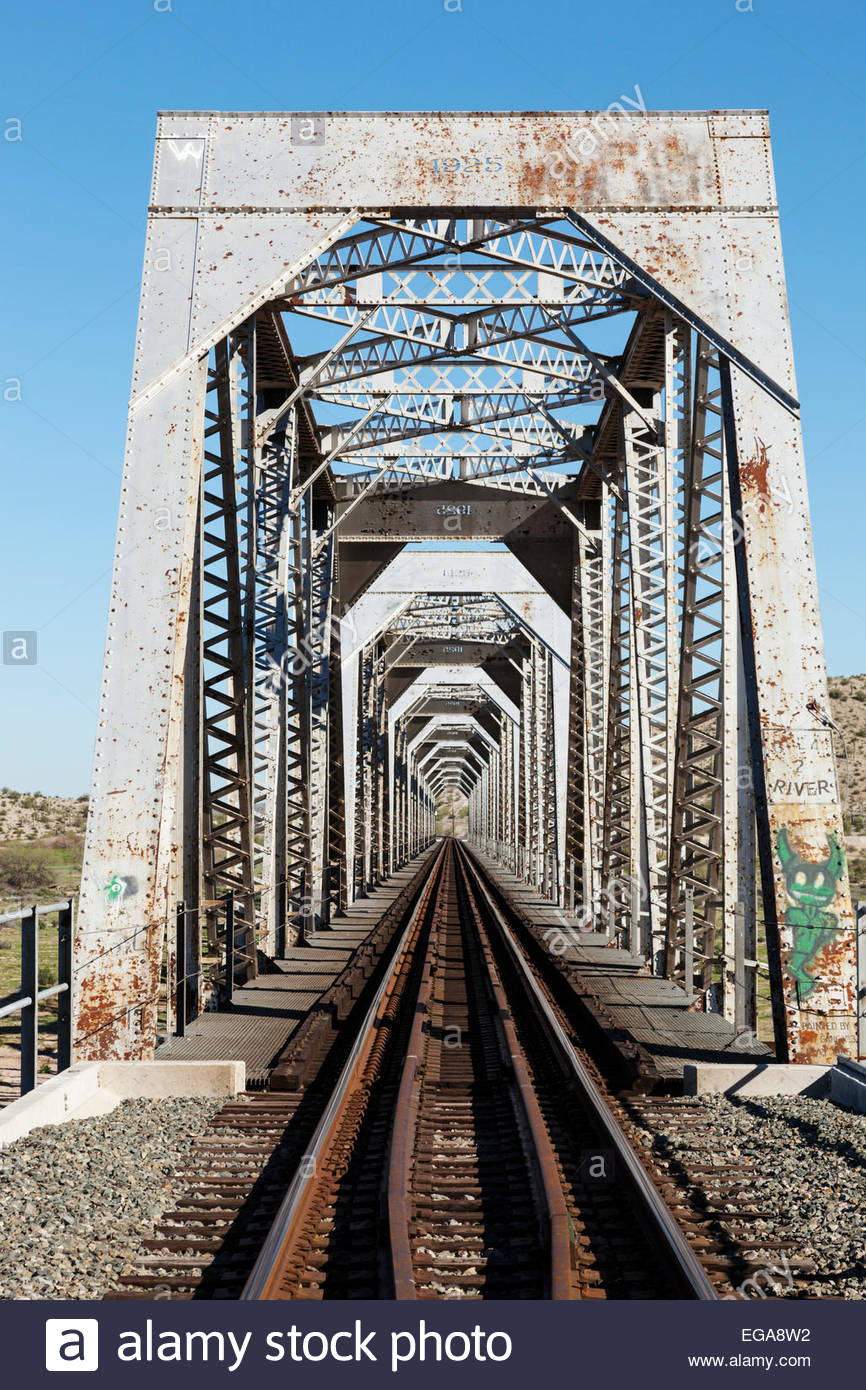 Railroad Bridge Truss High Resolution Stock Photography and Images Alamy