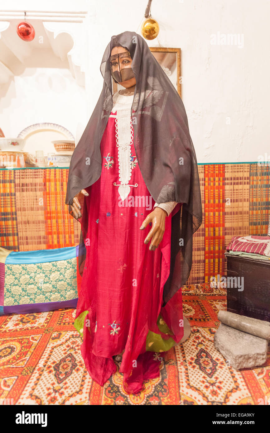 Bedouin dress hi-res stock photography and images - Alamy