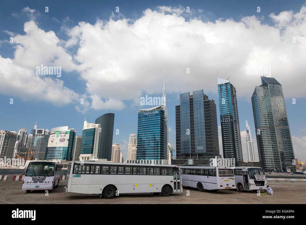 Buses uae hires stock photography and images Alamy