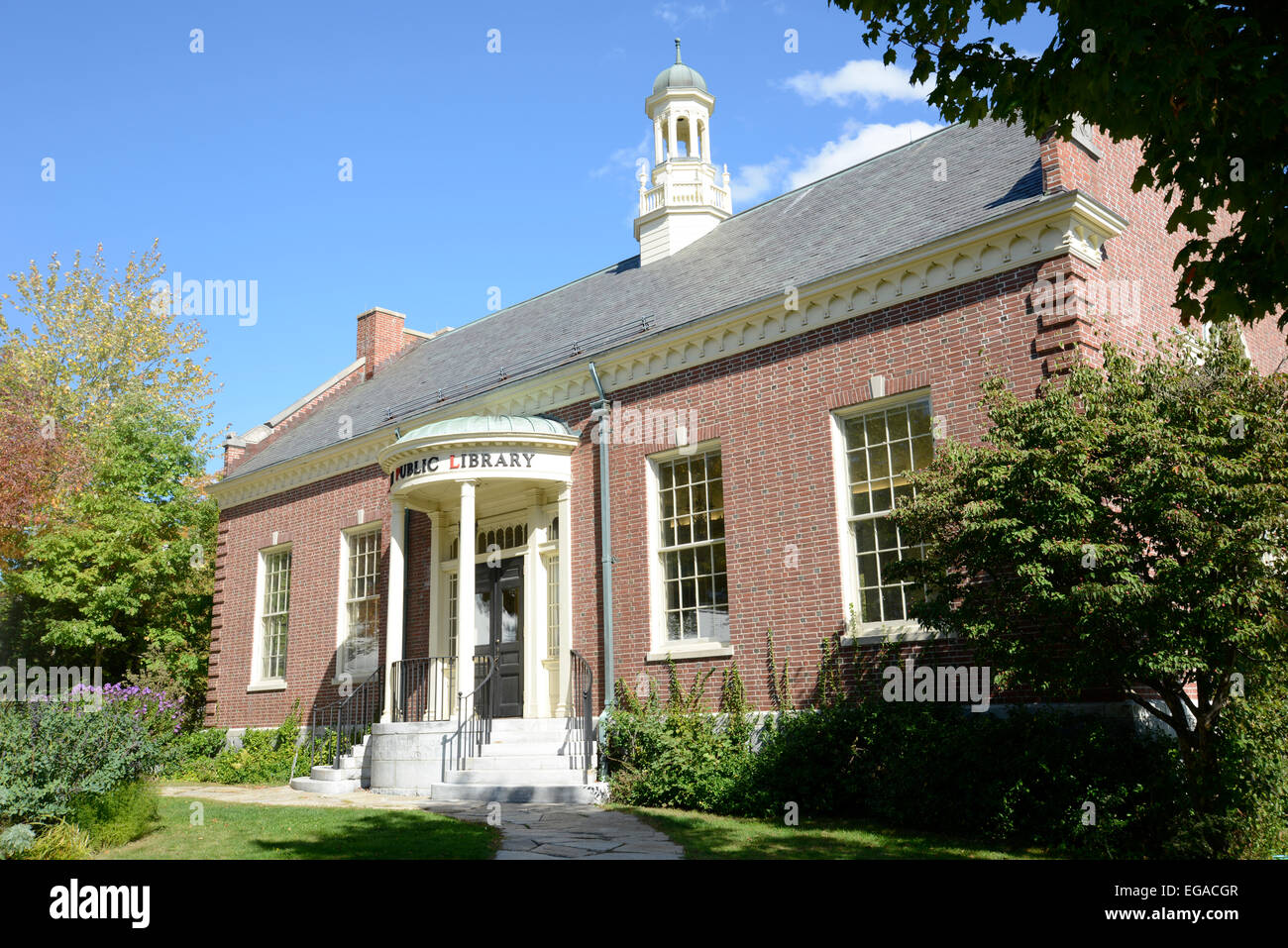 Camden Public Library in Maine. The building is colonial revival style