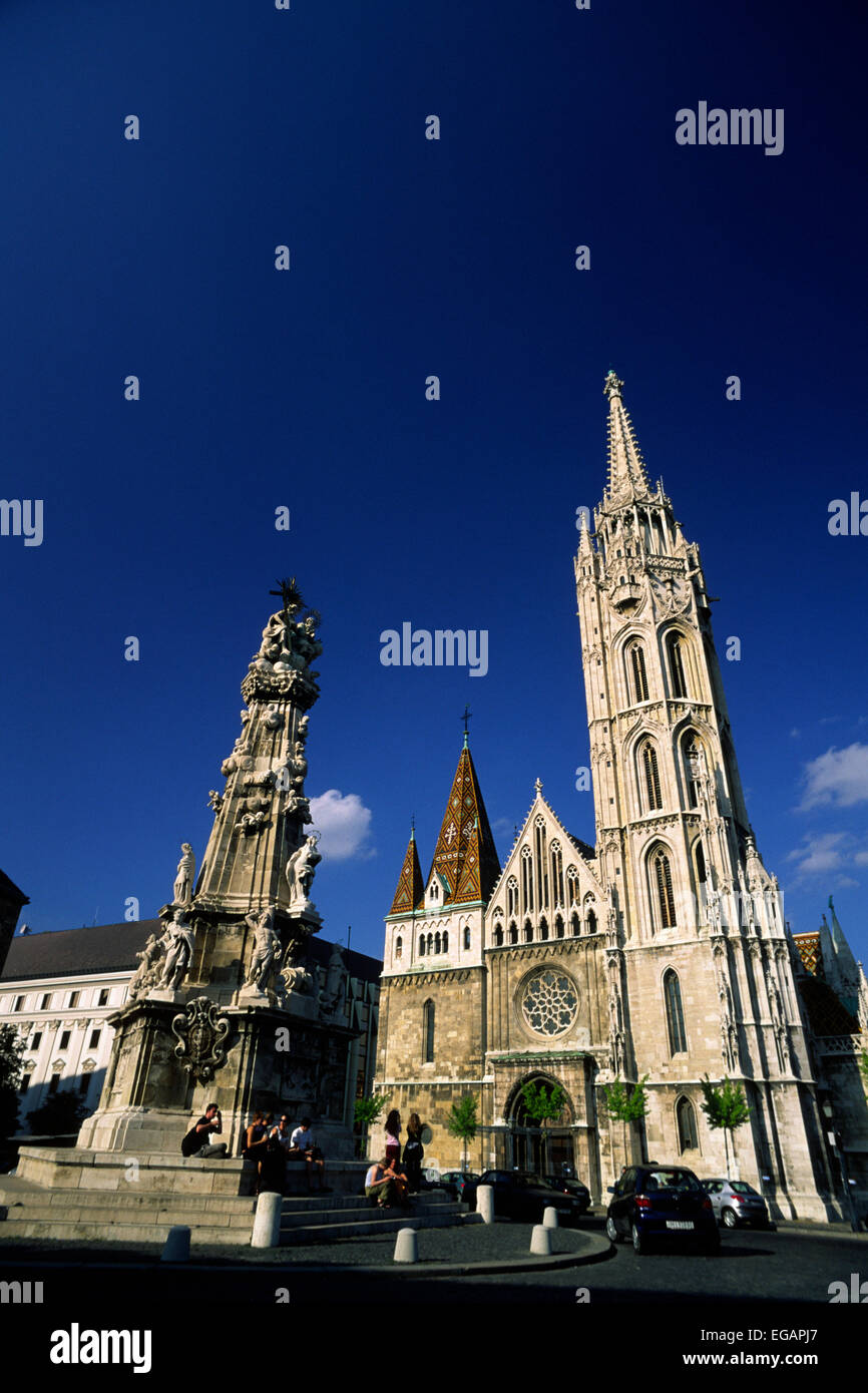 Hungary, Budapest, Castle hill, statue of the Holy Trinity and Matthias church Stock Photo