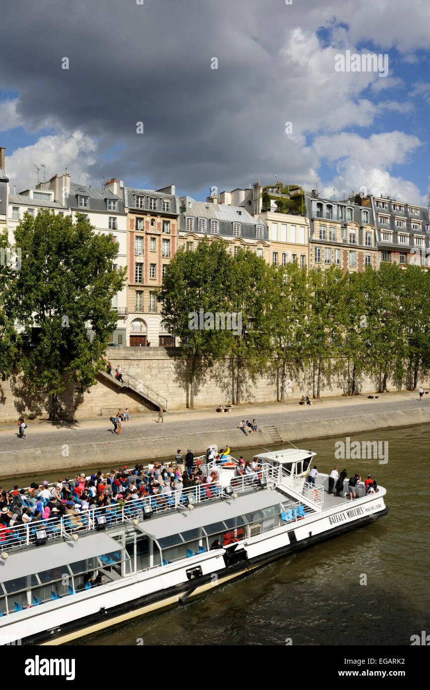 paris, seine river cruise boat Stock Photo Alamy