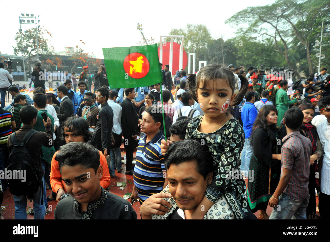 Dhaka, Bangladesh. 21st February, 2015. Bangladeshi girl participates in a rally near the monument for Bangladesh's Language Movement martyrs in Dhaka on February 21, 2015. It marks 63 years since the police fired at thousands of protesters at a university in Bangladesh demanding that Bengali be declared the state language. Credit:  Mamunur Rashid/Alamy Live News Stock Photo