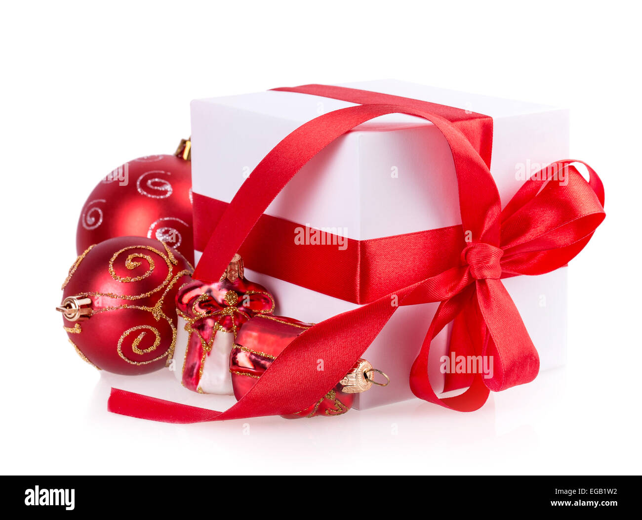box bow ribbon isolated on white background Stock Photo - Alamy